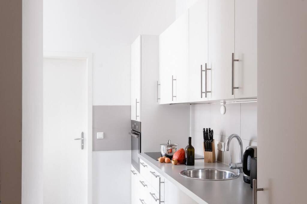 Sc 05 By Rockchair Apartments L Superhost Status L 2 Bedrooms Boxspringbeds Balcony Elevator - Cozy Family & Business Flair Welcomes You! 베를린 외부 사진
